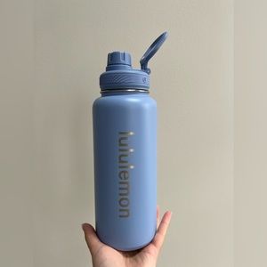 Lululemon back to life 32 oz bottle.